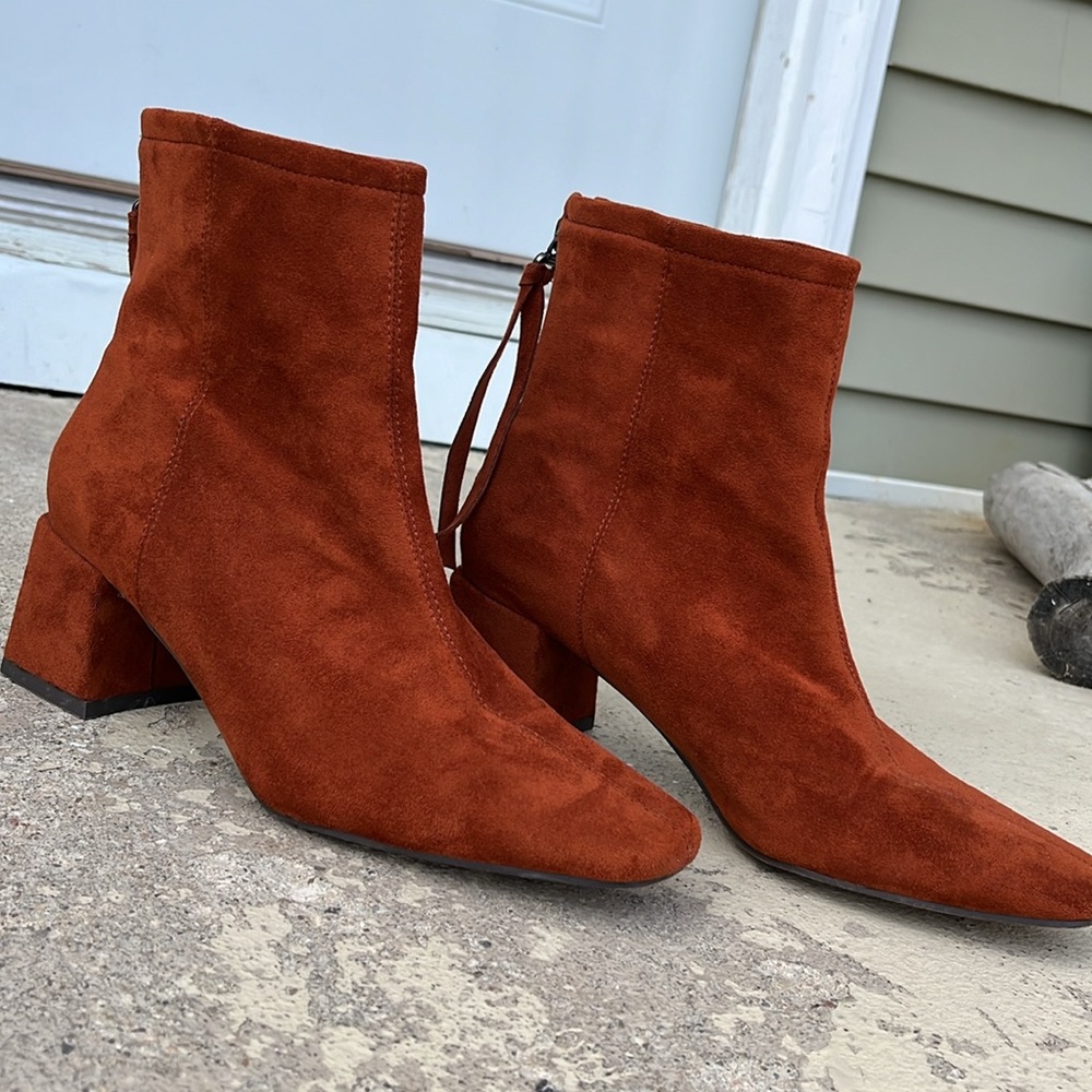 Like new orange Mi.iM faux suede short boots size 8 - Picture 13 of 13